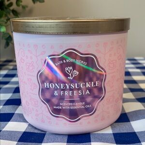 Bath & Body Works Honeysuckle & Freesia Scented Candle